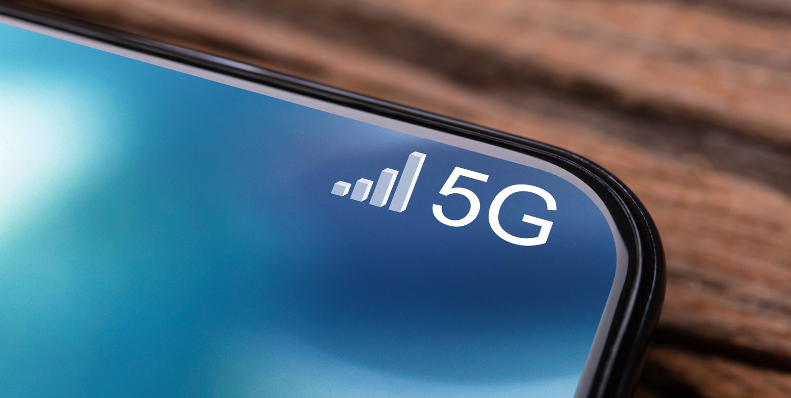 Weighing the pros and cons of fiber, compared with 5G